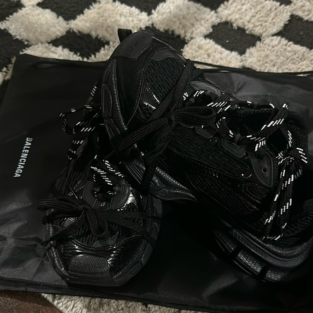 Balenciaga 3xl new without box
